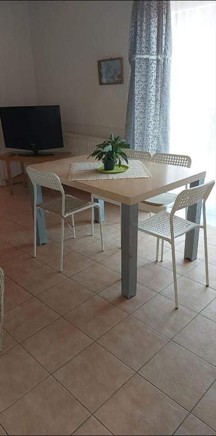 Badacsonyi Pihenes Privat Berlemeny Hotel Badacsonytomaj Buitenkant foto
