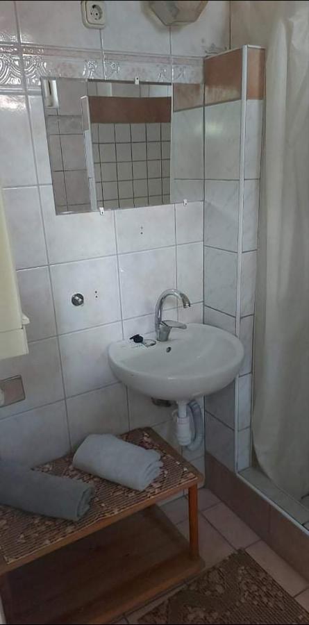 Badacsonyi Pihenes Privat Berlemeny Hotel Badacsonytomaj Buitenkant foto